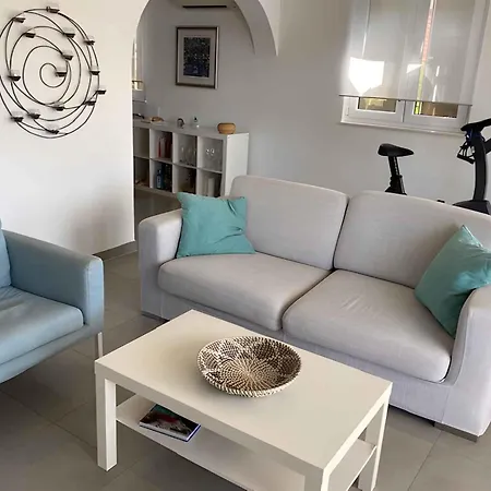 Penthouse Malea شقة *